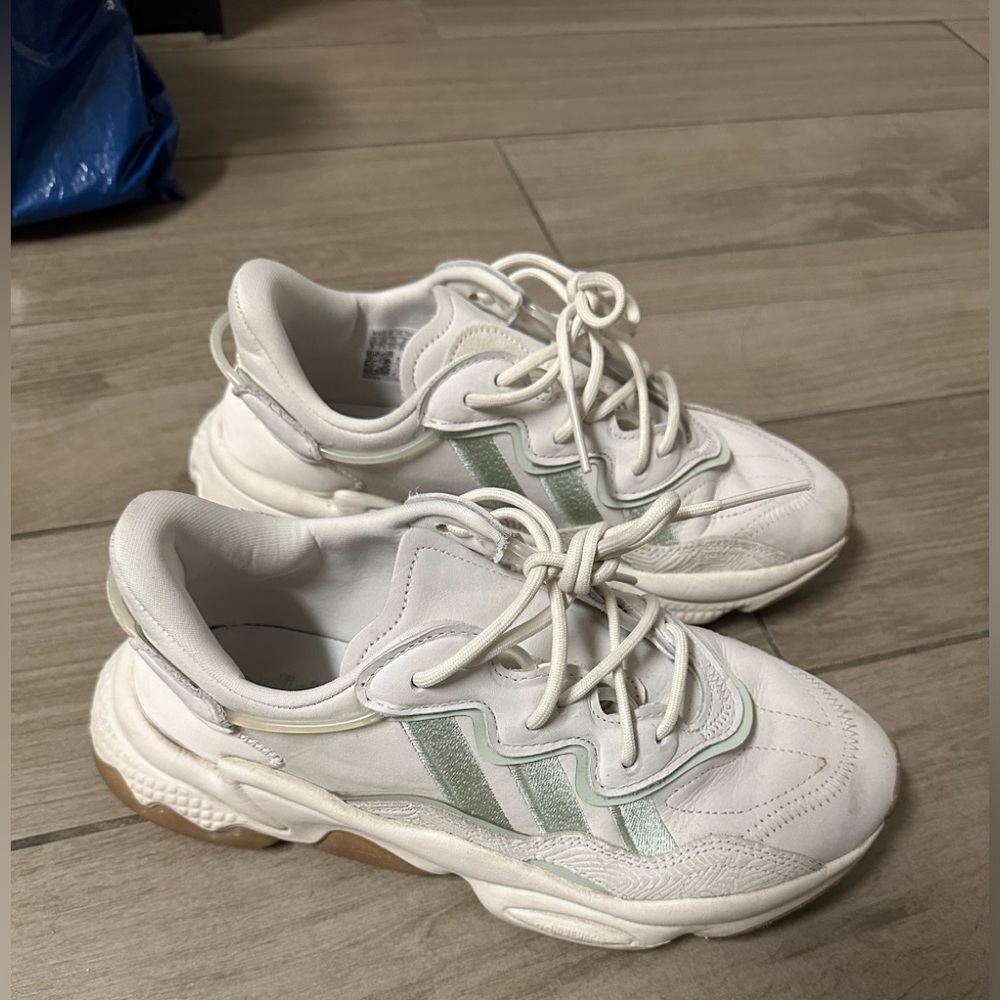 Adidas OZWEEGO sneakers